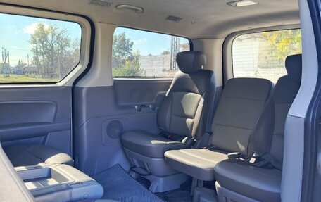 Hyundai Grand Starex Grand Starex I рестайлинг 2, 2011 год, 1 850 000 рублей, 2 фотография