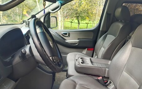 Hyundai Grand Starex Grand Starex I рестайлинг 2, 2011 год, 1 850 000 рублей, 5 фотография