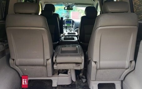 Hyundai Grand Starex Grand Starex I рестайлинг 2, 2011 год, 1 850 000 рублей, 6 фотография