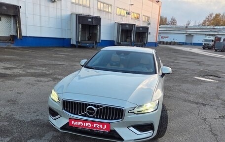 Volvo S60 III, 2019 год, 3 350 000 рублей, 2 фотография