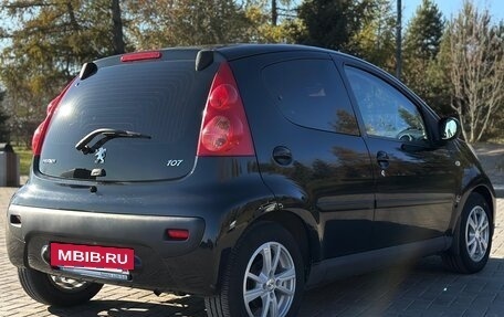 Peugeot 107 I рестайлинг, 2010 год, 535 000 рублей, 3 фотография