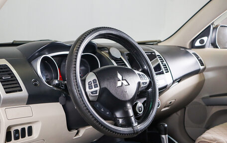 Mitsubishi Outlander III рестайлинг 3, 2007 год, 1 349 000 рублей, 8 фотография