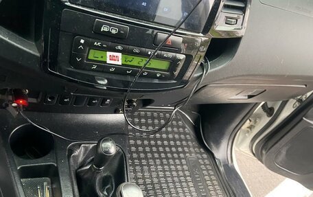 Toyota Hilux VII, 2014 год, 2 250 000 рублей, 17 фотография