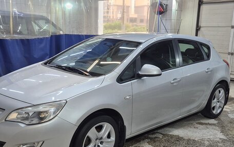 Opel Astra J, 2011 год, 800 000 рублей, 3 фотография