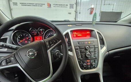Opel Astra J, 2011 год, 800 000 рублей, 9 фотография