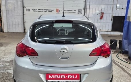 Opel Astra J, 2011 год, 800 000 рублей, 4 фотография