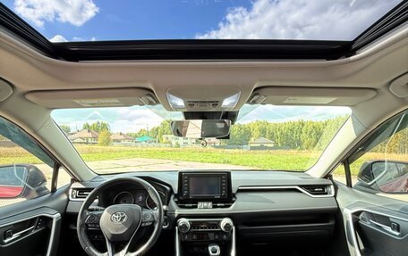 Toyota RAV4, 2020 год, 3 100 000 рублей, 10 фотография