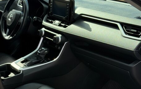 Toyota RAV4, 2020 год, 3 100 000 рублей, 12 фотография