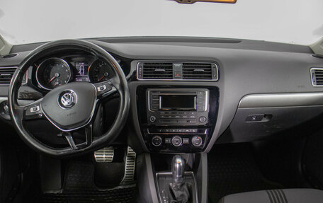 Volkswagen Jetta VI, 2016 год, 1 300 000 рублей, 13 фотография
