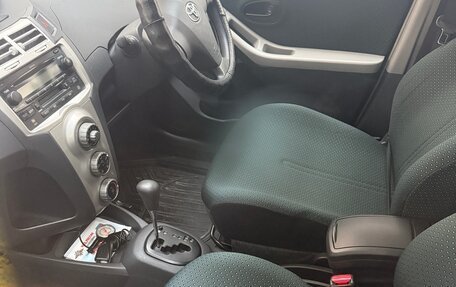 Toyota Vitz, 2005 год, 650 000 рублей, 2 фотография