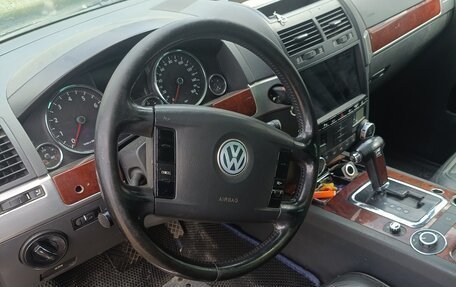 Volkswagen Touareg III, 2004 год, 700 000 рублей, 5 фотография