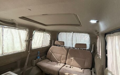 Honda Stepwgn II рестайлинг, 2001 год, 900 000 рублей, 17 фотография