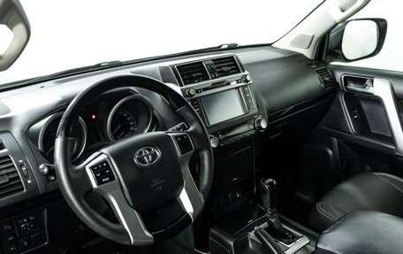 Toyota Land Cruiser Prado 150 рестайлинг 2, 2015 год, 3 499 700 рублей, 11 фотография