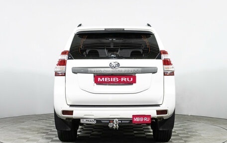 Toyota Land Cruiser Prado 150 рестайлинг 2, 2015 год, 3 499 700 рублей, 6 фотография