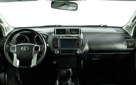 Toyota Land Cruiser Prado 150 рестайлинг 2, 2015 год, 3 499 700 рублей, 13 фотография