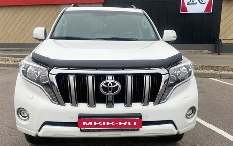 Toyota Land Cruiser Prado 150 рестайлинг 2, 2016 год, 3 390 000 рублей, 2 фотография