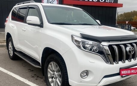 Toyota Land Cruiser Prado 150 рестайлинг 2, 2016 год, 3 390 000 рублей, 7 фотография