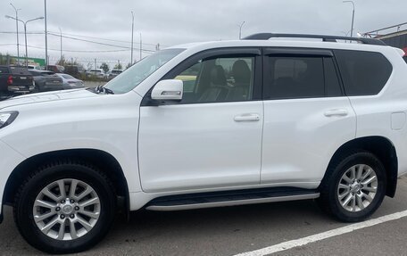 Toyota Land Cruiser Prado 150 рестайлинг 2, 2016 год, 3 390 000 рублей, 13 фотография