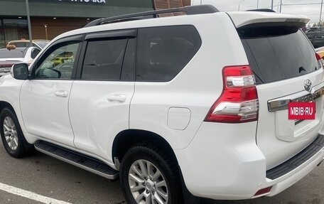 Toyota Land Cruiser Prado 150 рестайлинг 2, 2016 год, 3 390 000 рублей, 11 фотография