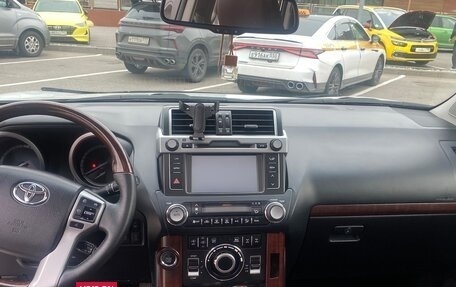 Toyota Land Cruiser Prado 150 рестайлинг 2, 2016 год, 3 390 000 рублей, 21 фотография