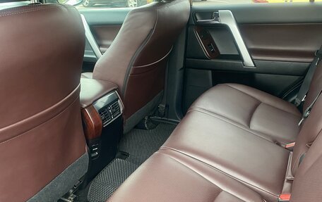 Toyota Land Cruiser Prado 150 рестайлинг 2, 2016 год, 3 390 000 рублей, 31 фотография