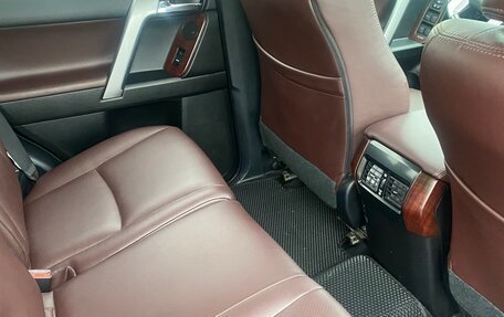 Toyota Land Cruiser Prado 150 рестайлинг 2, 2016 год, 3 390 000 рублей, 32 фотография