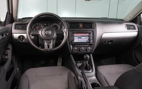 Volkswagen Jetta VI, 2012 год, 999 000 рублей, 6 фотография