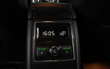 Skoda Superb III рестайлинг, 2011 год, 1 387 000 рублей, 18 фотография