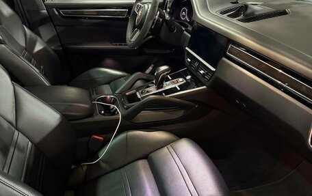 Porsche Cayenne III, 2019 год, 8 880 000 рублей, 13 фотография