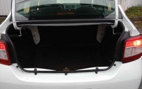 Renault Logan II, 2017 год, 575 000 рублей, 7 фотография