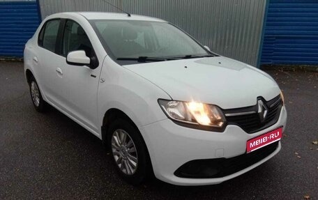 Renault Logan II, 2017 год, 575 000 рублей, 1 фотография