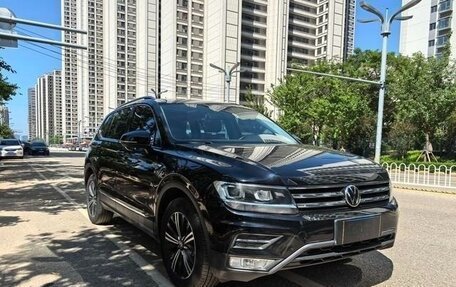 Volkswagen Tiguan II, 2021 год, 2 100 000 рублей, 3 фотография