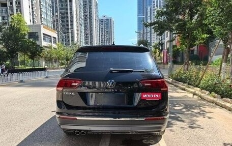 Volkswagen Tiguan II, 2021 год, 2 100 000 рублей, 6 фотография