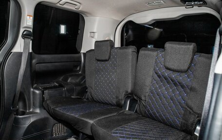 Toyota Noah III, 2019 год, 2 500 000 рублей, 8 фотография