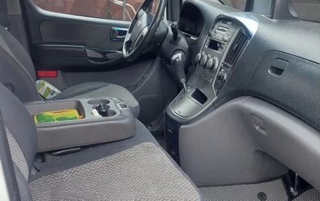 Hyundai Grand Starex Grand Starex I рестайлинг 2, 2011 год, 1 350 000 рублей, 4 фотография