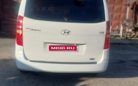 Hyundai Grand Starex Grand Starex I рестайлинг 2, 2011 год, 1 350 000 рублей, 3 фотография
