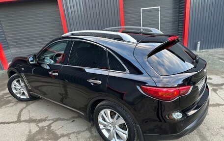 Infiniti QX70, 2014 год, 2 400 000 рублей, 10 фотография