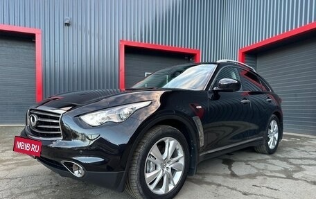 Infiniti QX70, 2014 год, 2 400 000 рублей, 2 фотография