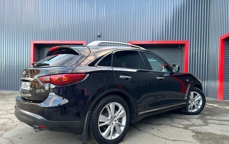 Infiniti QX70, 2014 год, 2 400 000 рублей, 26 фотография