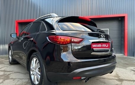 Infiniti QX70, 2014 год, 2 400 000 рублей, 14 фотография
