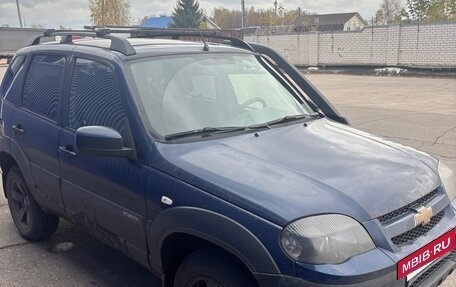 Chevrolet Niva I рестайлинг, 2017 год, 550 000 рублей, 2 фотография