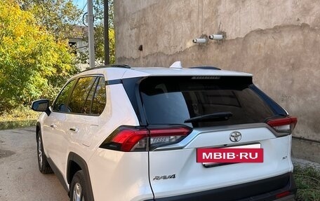 Toyota RAV4, 2021 год, 3 150 000 рублей, 3 фотография