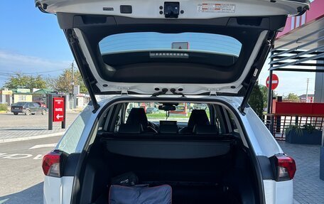 Toyota RAV4, 2021 год, 3 150 000 рублей, 7 фотография