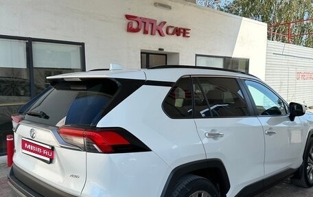 Toyota RAV4, 2021 год, 3 150 000 рублей, 5 фотография