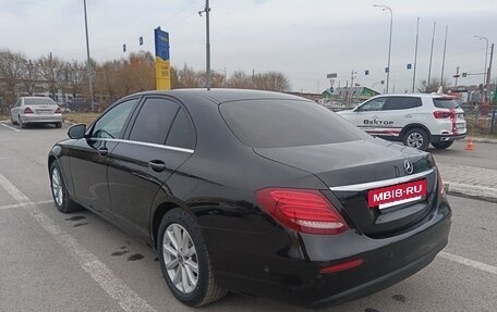 Mercedes-Benz E-Класс, 2019 год, 2 550 000 рублей, 6 фотография