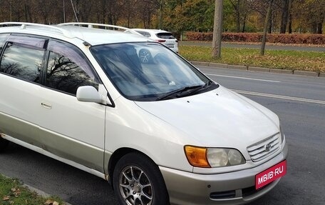 Toyota Ipsum II, 2000 год, 410 000 рублей, 1 фотография