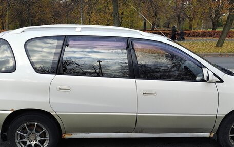 Toyota Ipsum II, 2000 год, 410 000 рублей, 3 фотография