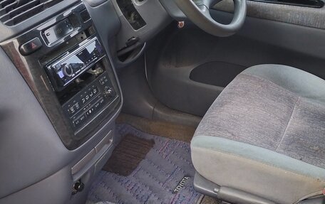 Toyota Ipsum II, 2000 год, 410 000 рублей, 6 фотография