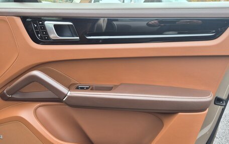 Porsche Cayenne III, 2018 год, 6 490 000 рублей, 7 фотография