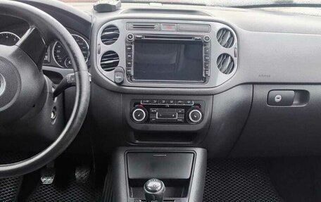 Volkswagen Tiguan I, 2011 год, 1 020 000 рублей, 16 фотография